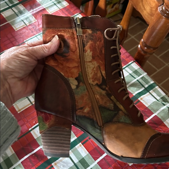 Spring Step “L'Artiste” charming lace-up, side zip boots. Very unique! - Picture 5 of 6